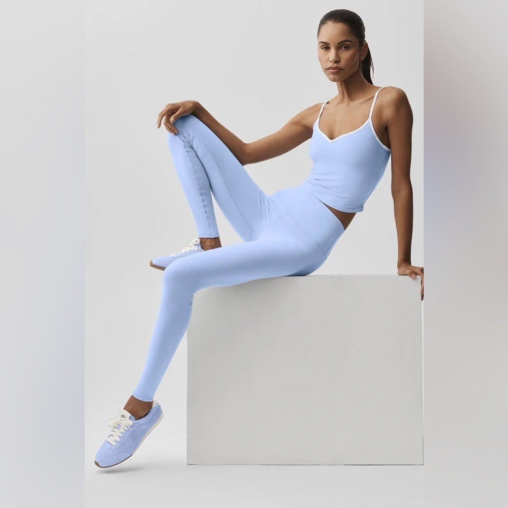 Alo Yoga Airbrush Refined Bra Tank Light Provence Blue/White M - Picture 5 of 16